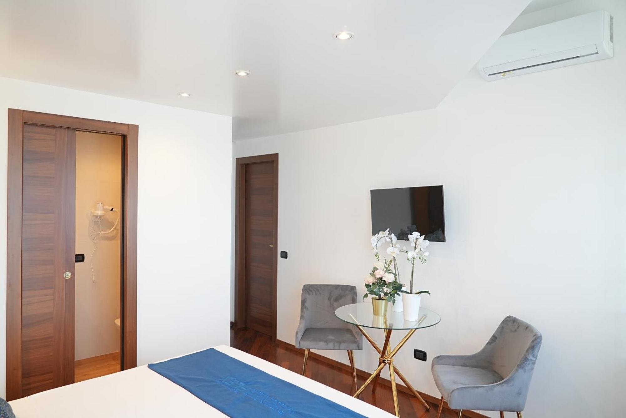 Suite & Premium Room - Centro Bari - Stazione Exterior foto