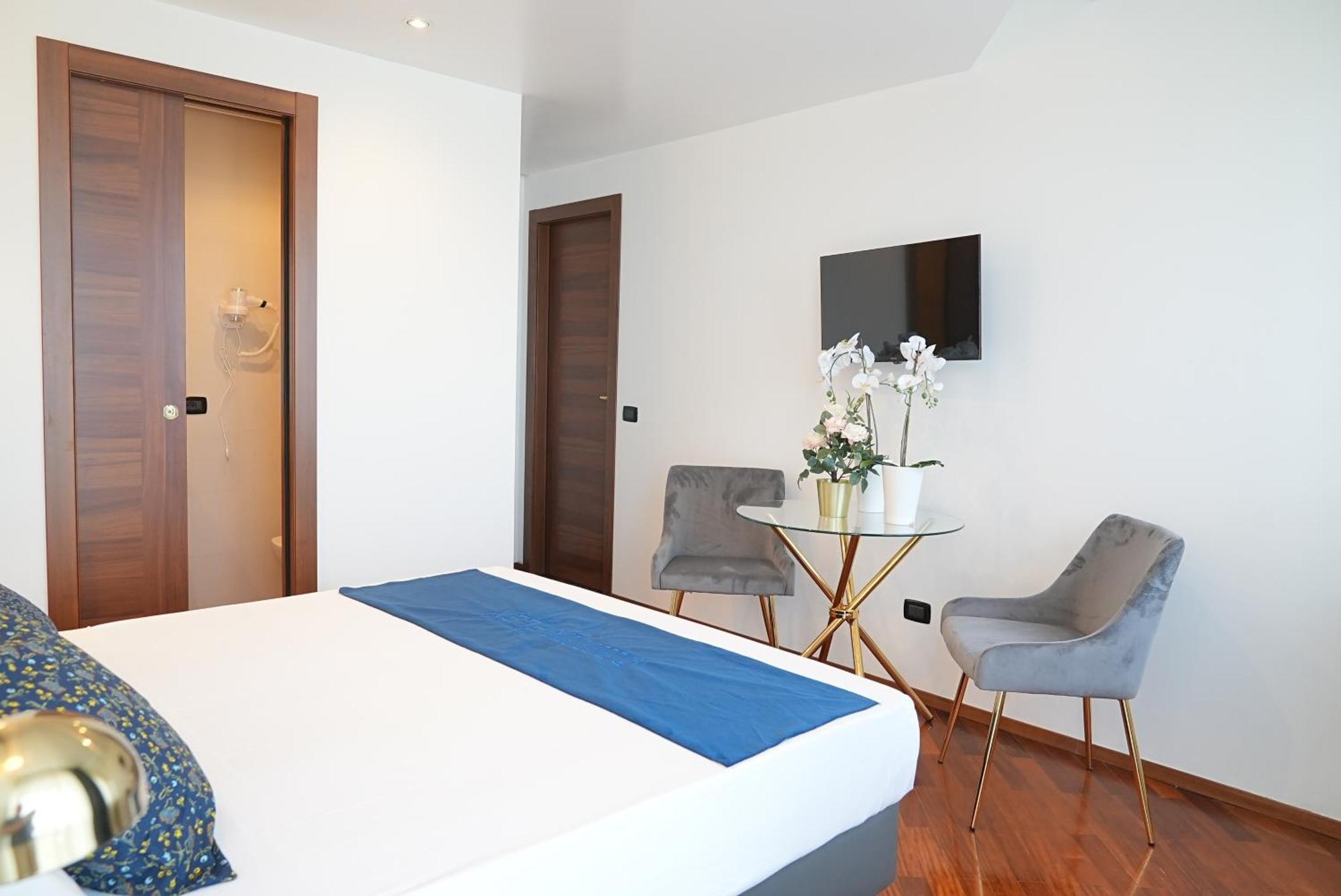 Suite & Premium Room - Centro Bari - Stazione Exterior foto